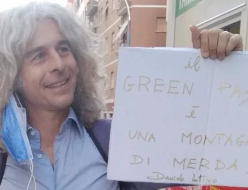 Davide Tutino e studenti contro il Green Pass danno vita ad una manifestazione pacifica presso la Biblioteca Nelson Mandela di Roma